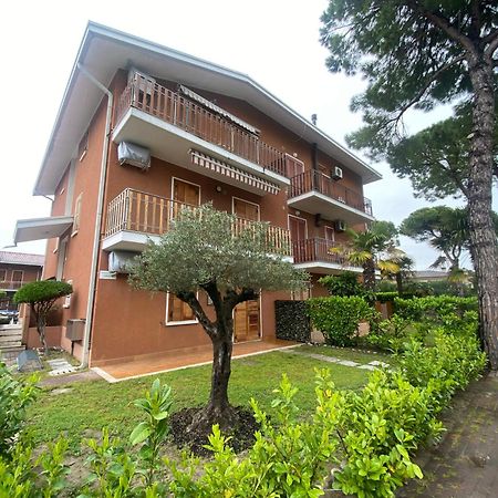 Cond Giardino Apartment Lignano Sabbiadoro Exterior photo