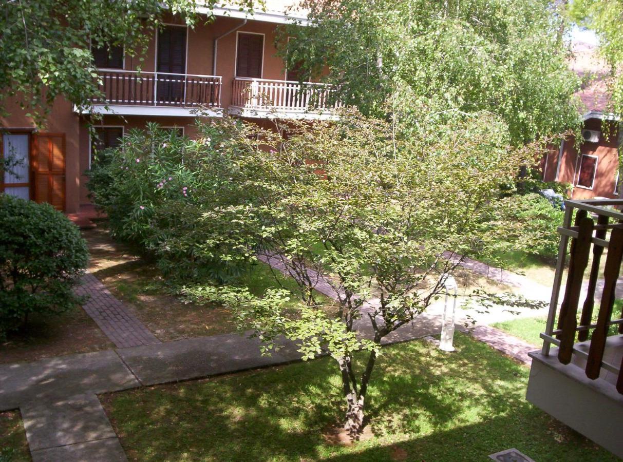 Cond Giardino Apartment Lignano Sabbiadoro Exterior photo
